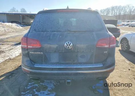 2016 Volkswagen Touareg Sport z USA, uszkodzony, nr VIN WVGEF9BP0GD010318